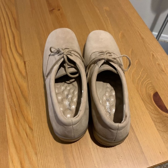 Walking Cradles Causal Walking Shoes, 7.5 - Picture 8 of 8